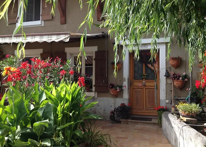 拉托里尔住宿加早餐旅馆 住宿加早餐酒店 Tartegnin