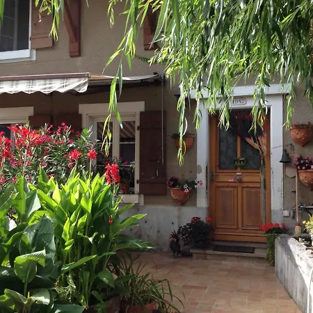 La Tourelle Nocleg ze śniadaniem Tartegnin